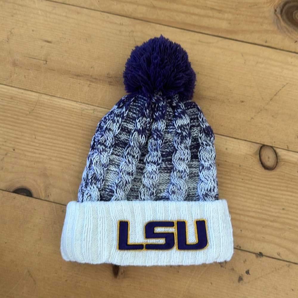 🟠LSU 🐅 beanie. Youth size. New. No tags.